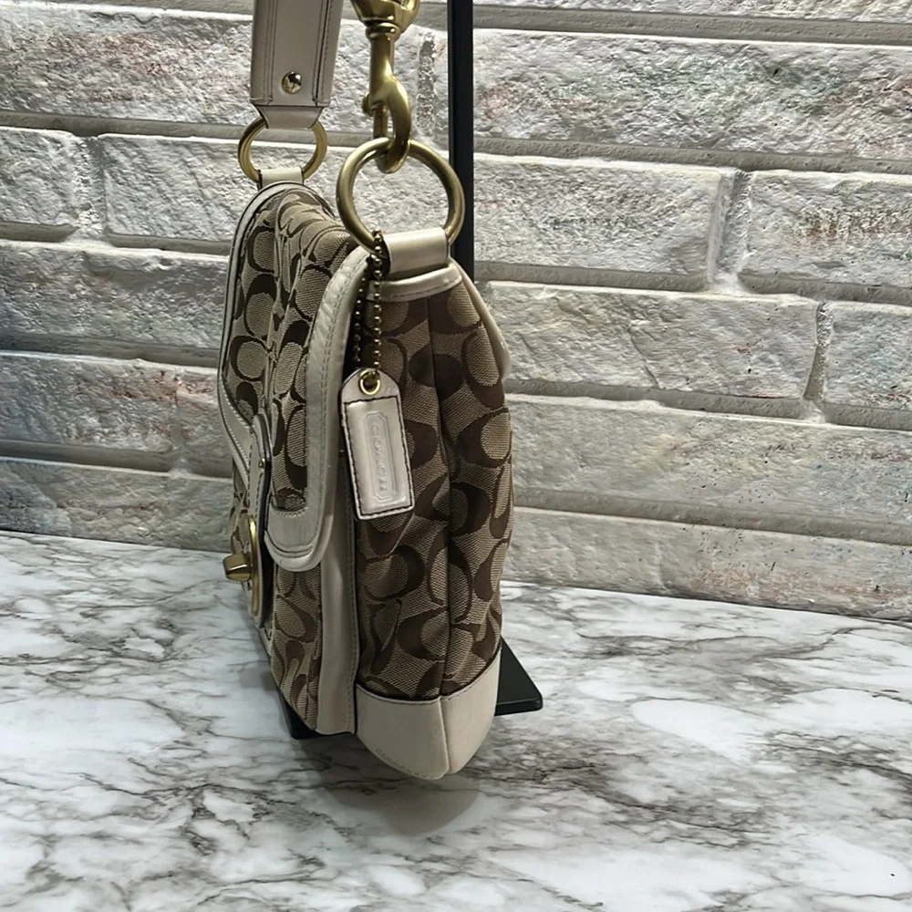 Coach Ltd Ed 65th Legacy White Khaki Sig C Rare and Very Clean. - Picture 3 of 16